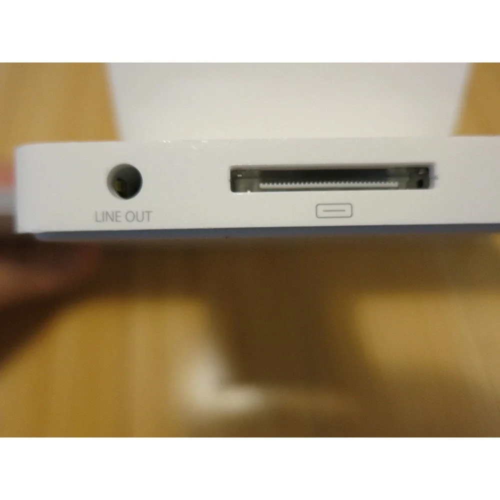 Apple iPad 1/2 Keyboard Dock A1359 30 pin Accessory Lightly Used Docking Station